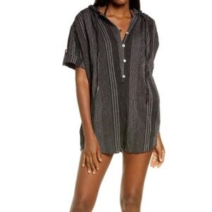 ELAN PEASANT HOODED COVER-UP ROMPER IN BLACK/ WHITE Size Large